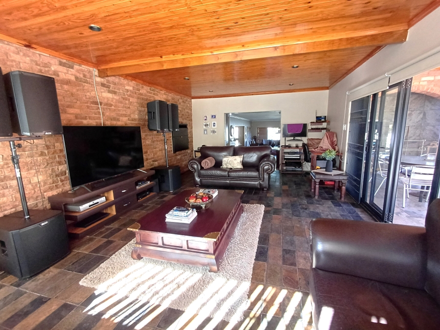 4 Bedroom Property for Sale in Vanes Estate Eastern Cape